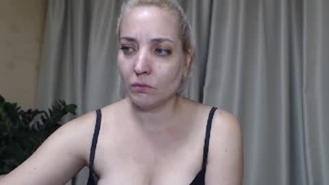 Snapshot of ohsweetmari chatting on 10, 9, 2025 Mari online show from 10, 9, 2025