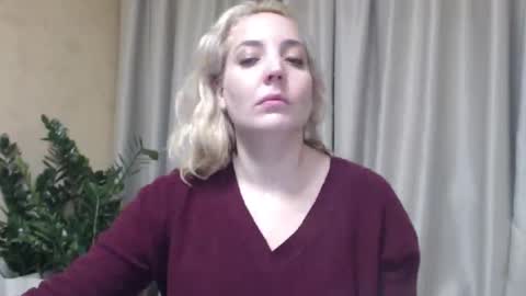 Snapshot of ohsweetmari chatting on 24, 10, 2025 Mari online show from 24, 10, 2025