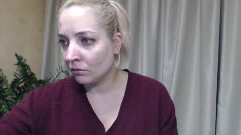 Snapshot of ohsweetmari chatting on 2, 11, 2025 Mari online show from 2, 11, 2025