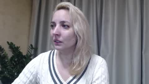 Snapshot of ohsweetmari chatting on 14, 11, 2025 Mari online show from 14, 11, 2025