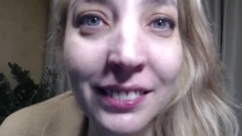 Snapshot of ohsweetmari chatting on 20, 11, 2025 Mari online show from 20, 11, 2025