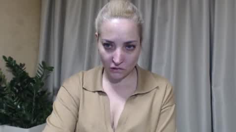 Snapshot of ohsweetmari chatting on 28, 11, 2025 Mari online show from 28, 11, 2025