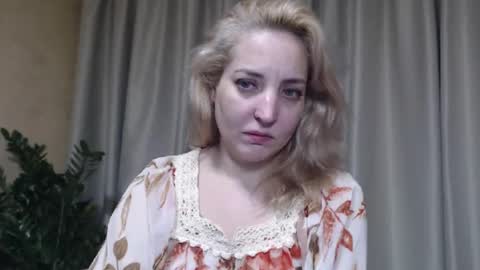Snapshot of ohsweetmari chatting on 29, 11, 2025 Mari online show from 29, 11, 2025