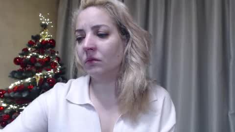 Snapshot of ohsweetmari chatting on 18, 12, 2025 Mari online show from 18, 12, 2025