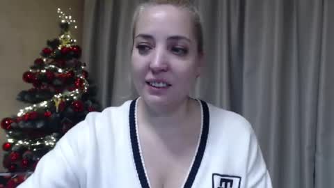 Snapshot of ohsweetmari chatting on 19, 12, 2025 Mari online show from 19, 12, 2025