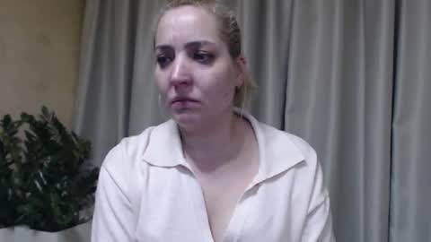 Snapshot of ohsweetmari chatting on 5, 3, 2026 Mari online show from 5, 3, 2026
