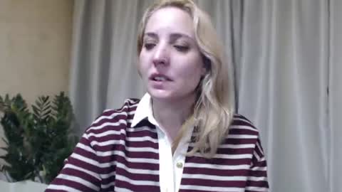 Snapshot of ohsweetmari chatting on 27, 3, 2026 Mari online show from 27, 3, 2026