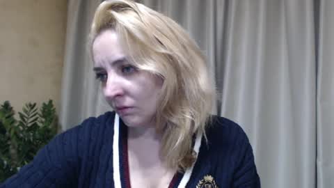 Snapshot of ohsweetmari chatting on 4, 4, 2026 Mari online show from 4, 4, 2026