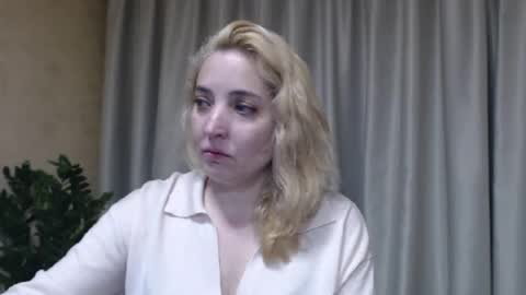 Snapshot of ohsweetmari chatting on 23, 5, 2026 Mari online show from 23, 5, 2026