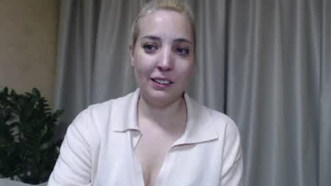 Snapshot of ohsweetmari chatting on 31, 5, 2026 Mari online show from 31, 5, 2026