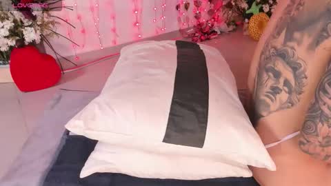 ohyesly_ online show from 24, 2, 2026