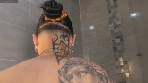 ohyesly_ online show from 8, 3, 2026