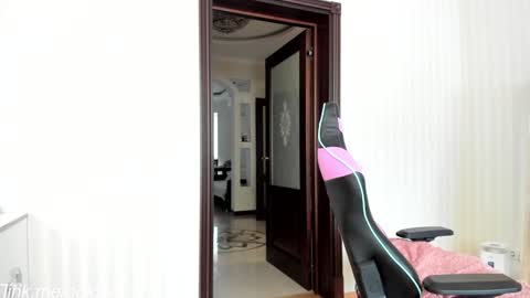            Welcome to my fans page  online show from 18, 9, 2025