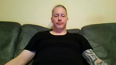 Snapshot of olavdelux chatting on 8, 10, 2025 olavdelux online show from 8, 10, 2025