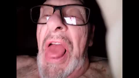 Snapshot of oldaddy2 chatting on 2, 11, 2025 oldaddy2 online show from 2, 11, 2025