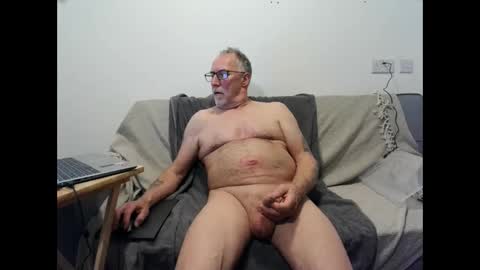 Snapshot of oldercock1411 chatting on 25, 11, 2025 oldercock1411 online show from 25, 11, 2025