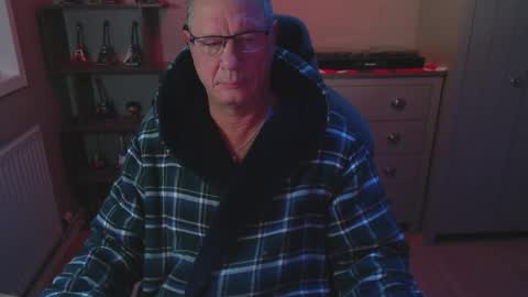 Snapshot of oldveteranuk chatting on 24, 11, 2025 oldveteranuk online show from 24, 11, 2025