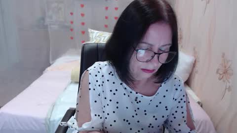 Snapshot of olgahottie chatting on 17, 11, 2025 OlgaHottie online show from 17, 11, 2025