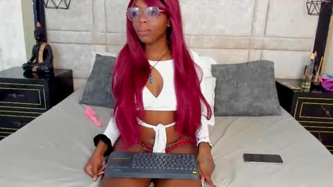 Snapshot of oliiviagarciaa chatting on 18, 11, 2025 OliiviaGarciaa online show from 18, 11, 2025