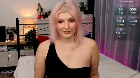 Snapshot of olisunny5 chatting on 8, 12, 2024 OliSunny Olivia online show from 8, 12, 2024