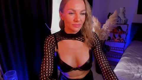oliva_candy online show from 25, 2, 2025
