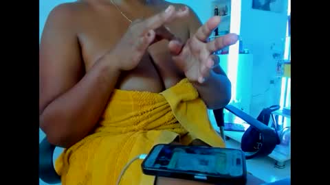 Snapshot of olivahot30 chatting on 5, 2, 2025 olivahot30 online show from 5, 2, 2025