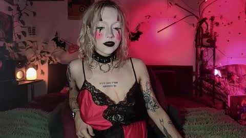 Snapshot of olivecum chatting on 25, 10, 2025 Olive online show from 25, 10, 2025