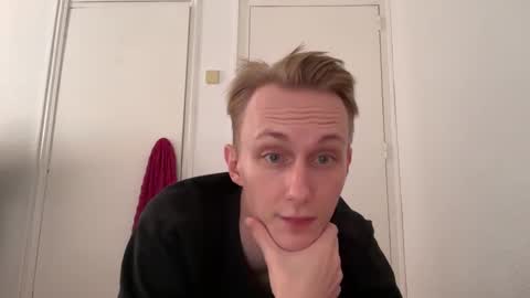 Snapshot of oliver_and_thomas chatting on 10, 9, 2025 Oliver and Thomas online show from 10, 9, 2025