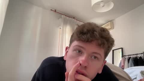 Snapshot of oliver_and_thomas chatting on 24, 9, 2025 Oliver and Thomas online show from 24, 9, 2025