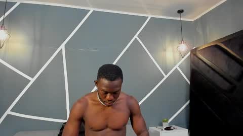 OLIVER LAURENT online show from 31, 3, 2026