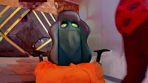 OLIVER LAURENT online show from 6, 4, 2026