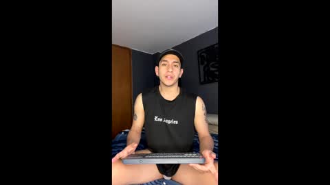 Snapshot of oliver_plata_ chatting on 15, 12, 2025 Oliver online show from 15, 12, 2025