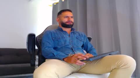 oliver online show from 18, 11, 2025