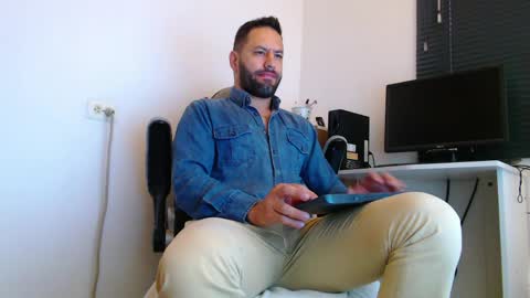 oliver online show from 3, 4, 2026