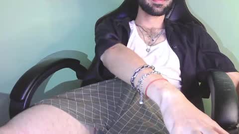 Snapshot of olivereff chatting on 30, 4, 2026 Oliver online show from 30, 4, 2026