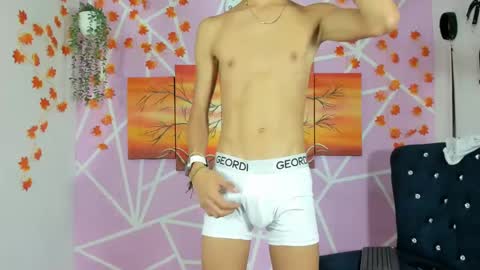 Snapshot of oliverhot_2005 chatting on 21, 2, 2025 oliverhot_2005 online show from 21, 2, 2025