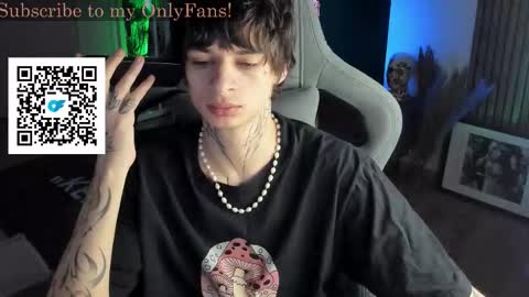 Snapshot of oliverrgroove chatting on 19, 11, 2025 oliverrgroove online show from 19, 11, 2025