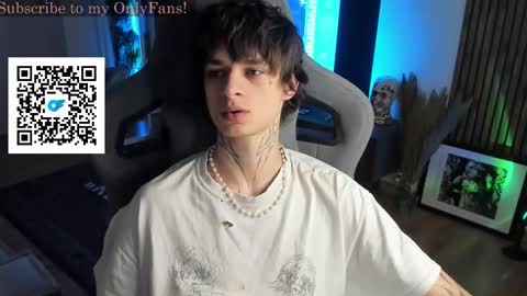 Snapshot of oliverrgroove chatting on 26, 11, 2025 oliverrgroove online show from 26, 11, 2025