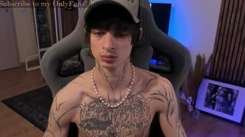 Snapshot of oliverrgroove chatting on 19, 12, 2025 oliverrgroove online show from 19, 12, 2025