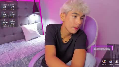 Snapshot of olivertwinky_ chatting on 10, 9, 2025 Oliver online show from 10, 9, 2025