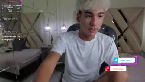 Snapshot of olivertwinky_ chatting on 25, 9, 2025 Oliver online show from 25, 9, 2025