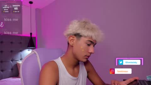 Snapshot of olivertwinky_ chatting on 29, 9, 2025 Oliver online show from 29, 9, 2025