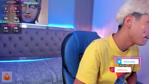 Snapshot of olivertwinky_ chatting on 5, 10, 2025 Oliver online show from 5, 10, 2025