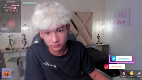 Snapshot of olivertwinky_ chatting on 14, 10, 2025 Oliver online show from 14, 10, 2025