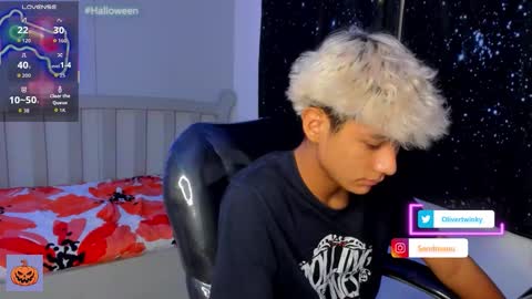 Snapshot of olivertwinky_ chatting on 18, 10, 2025 Oliver online show from 18, 10, 2025