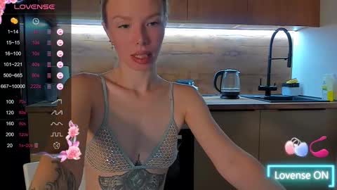Snapshot of olivia_bells chatting on 27, 10, 2025 Olivia 3 online show from 27, 10, 2025