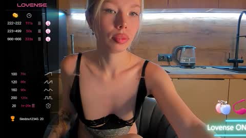 Snapshot of olivia_bells chatting on 26, 11, 2025 Olivia 3 online show from 26, 11, 2025