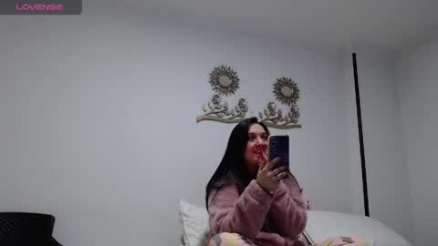 Olivia Gonzales online show from 25, 5, 2026