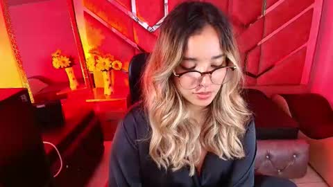 Snapshot of olivia_fox69 chatting on 10, 11, 2025 OLIVIA online show from 10, 11, 2025