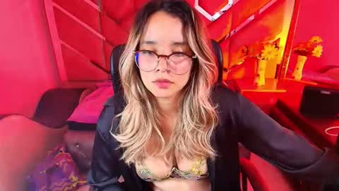 Snapshot of olivia_fox69 chatting on 11, 11, 2025 OLIVIA online show from 11, 11, 2025